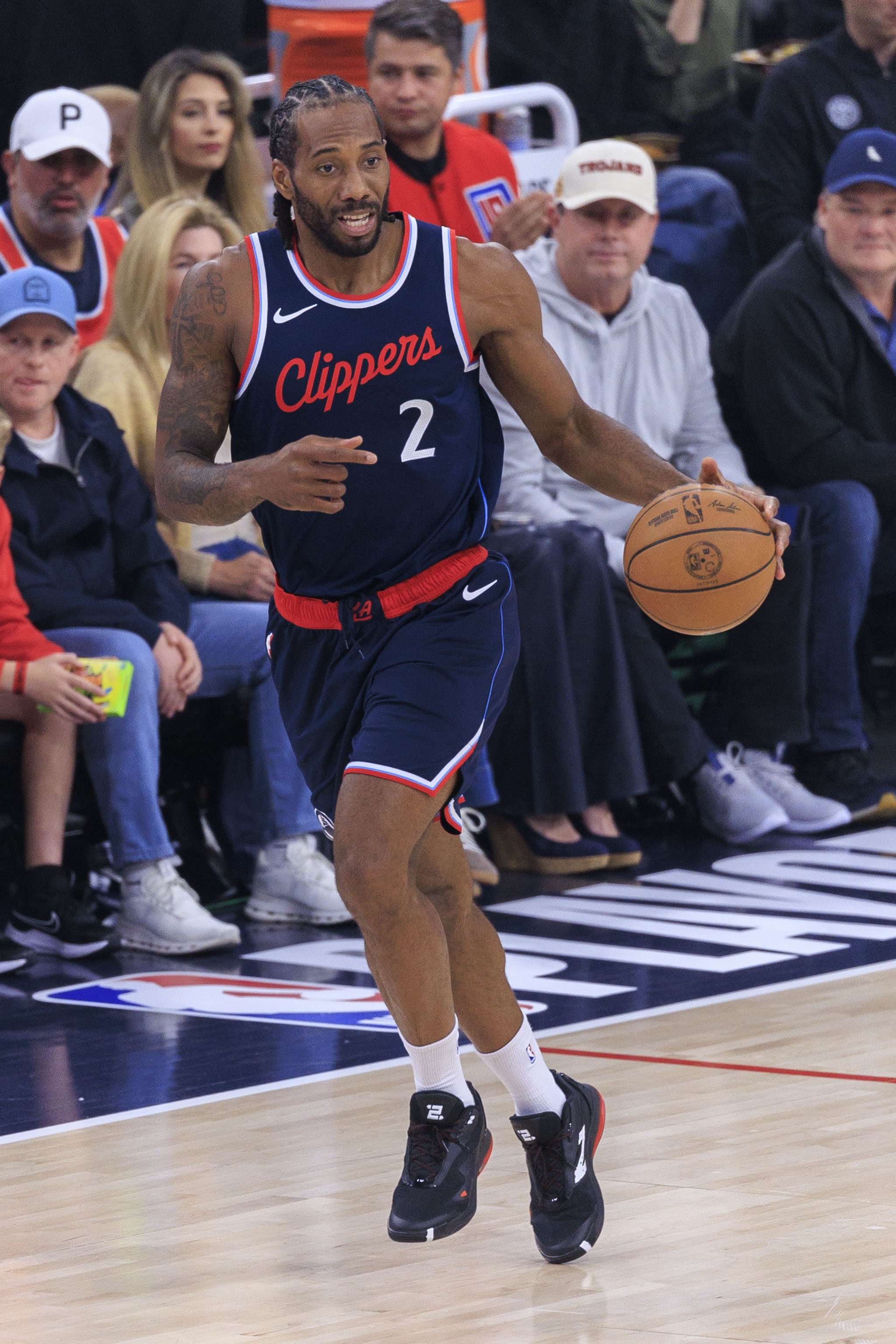 ewc-等吧！名记：NBA聘律所调查小卡事件 但未就得出结论设定最后期限