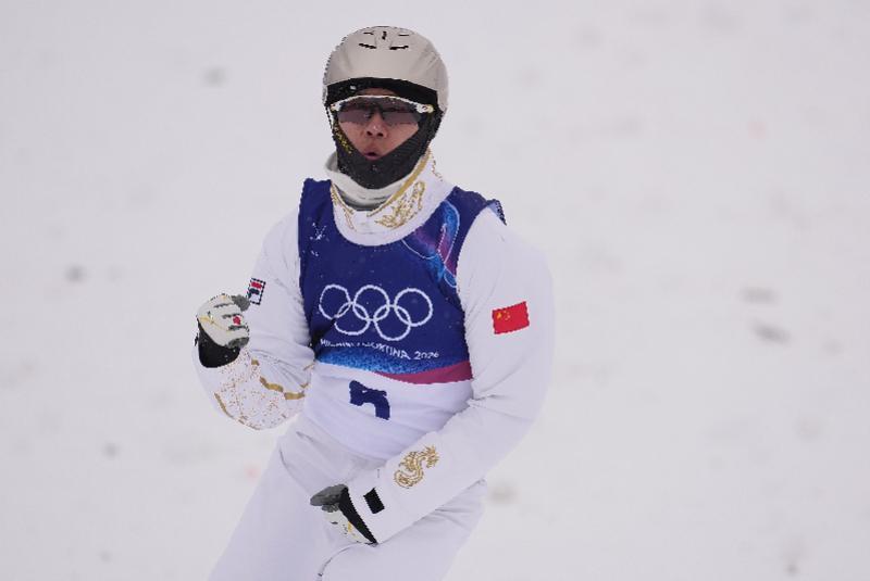 ewc-最强夫妻！徐梦桃丈夫王心迪险胜，为中国代表团夺得第四金