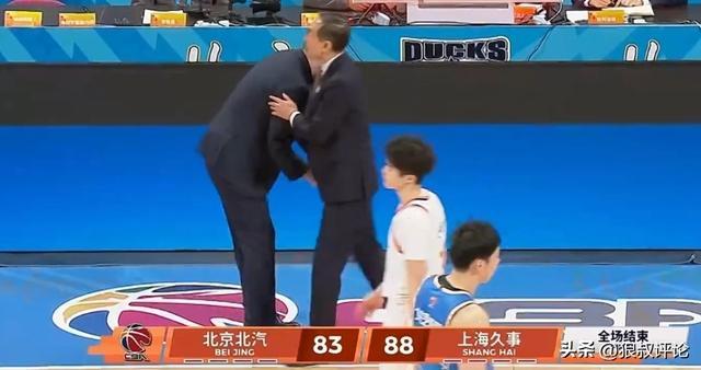 ewc-卢伟：很荣幸拥有这么好的球员提前锁定常规赛冠军 希望有好的结果